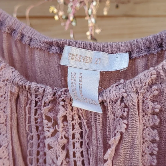 🌟NWT🌟 Forever 21 Crochet Panel Off-Shoulder Romper Long Sleeves Medium Blush - Picture 8 of 8